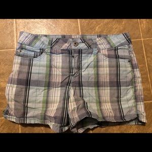 Women’s plaid shorts